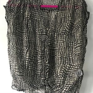 Short sleeve tie top